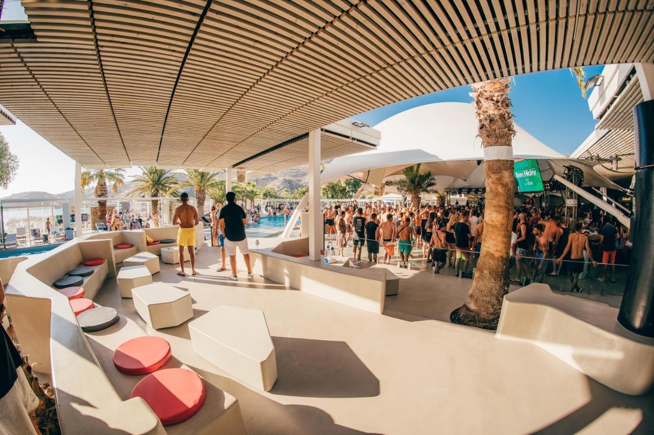 Farout - Beachresort & Camping