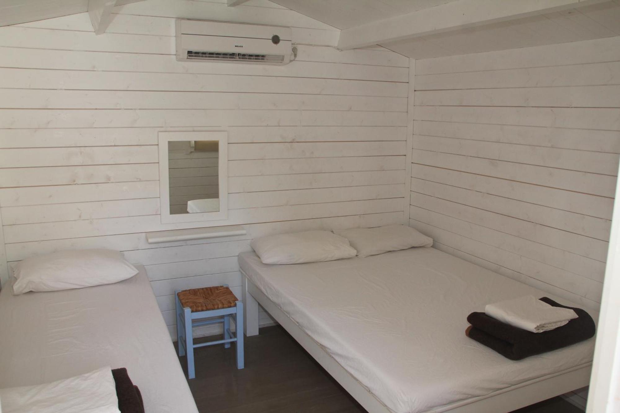 Farout - Beachresort & Camping Mylopotas
